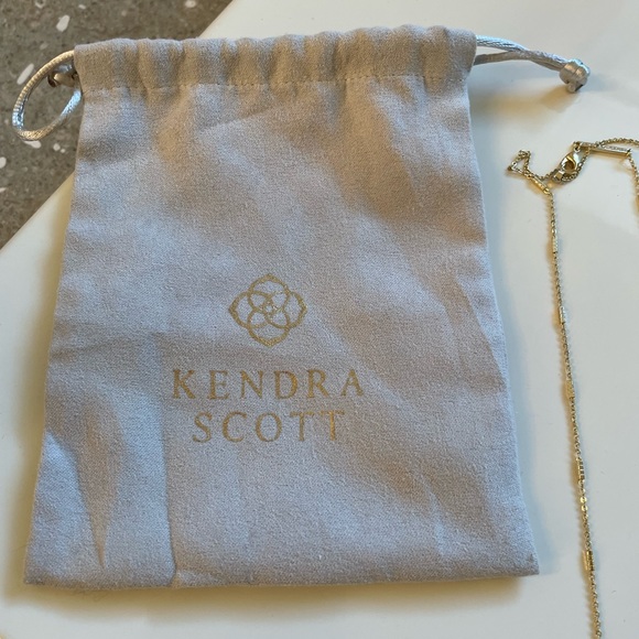 KENDRA SCOTT 
Jamie Rose Quartz Pendant Necklace, 18" - Picture 4 of 4